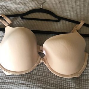 Perfect T-shirt bra!  VS, nude Demi: 32DD!  EUC!